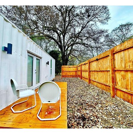 Nomehaus Shipping Container Studio Residential Neighborhood אתנס מראה חיצוני תמונה