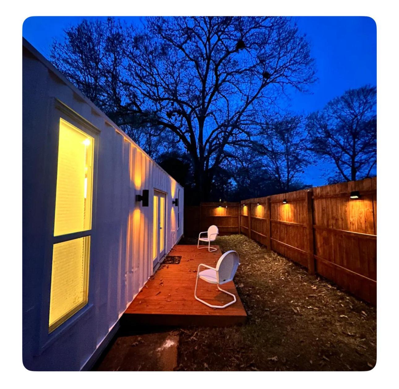 Nomehaus Shipping Container Studio Residential Neighborhood אתנס מראה חיצוני תמונה