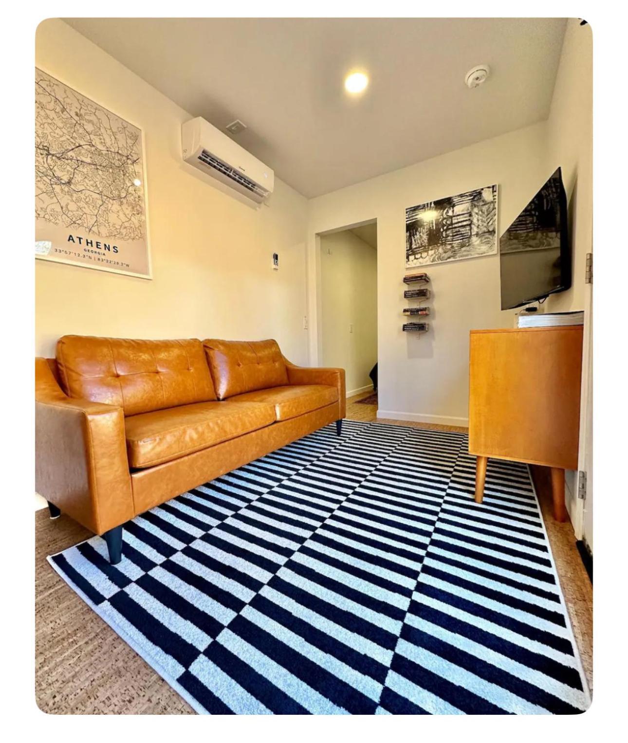 Nomehaus Shipping Container Studio Residential Neighborhood אתנס מראה חיצוני תמונה