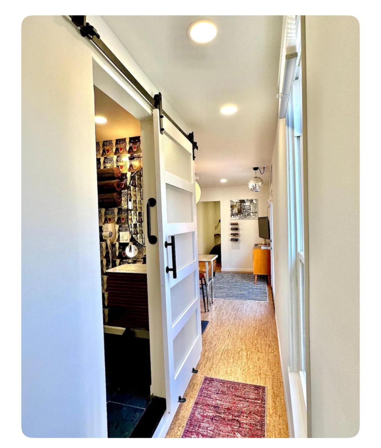 Nomehaus Shipping Container Studio Residential Neighborhood אתנס מראה חיצוני תמונה