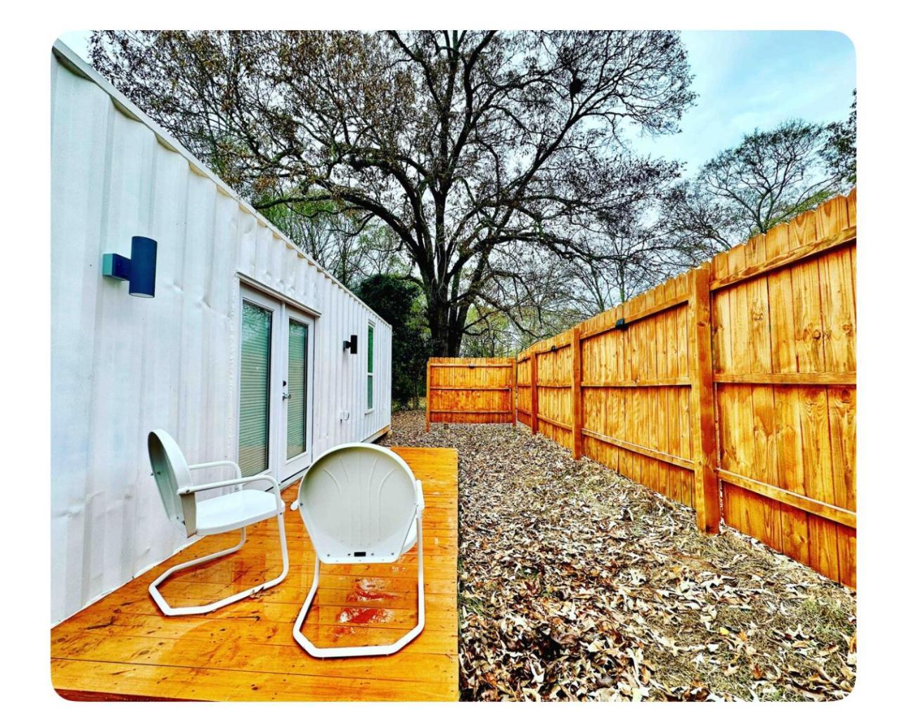 Nomehaus Shipping Container Studio Residential Neighborhood אתנס מראה חיצוני תמונה